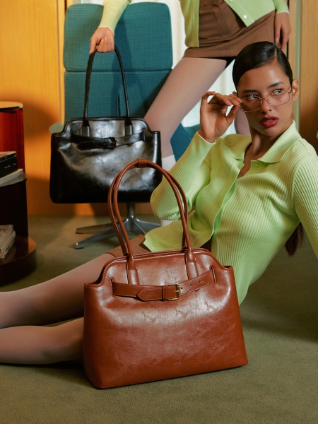 Pero Large Shoulder Bag (Brown)