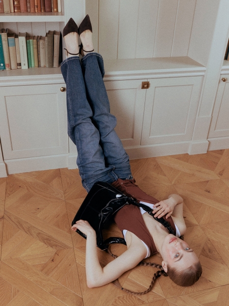 MONA Ruffle Medium Shoulder Bag (Black)