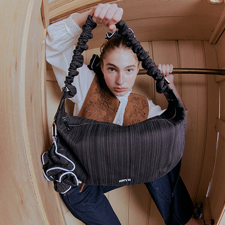 yujunlee] Noi Ruffle Large Shoulder Bag (Black) BBYB STORE