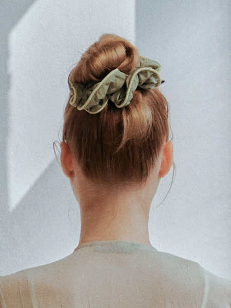 Noi Woven Scrunchie (Khaki)