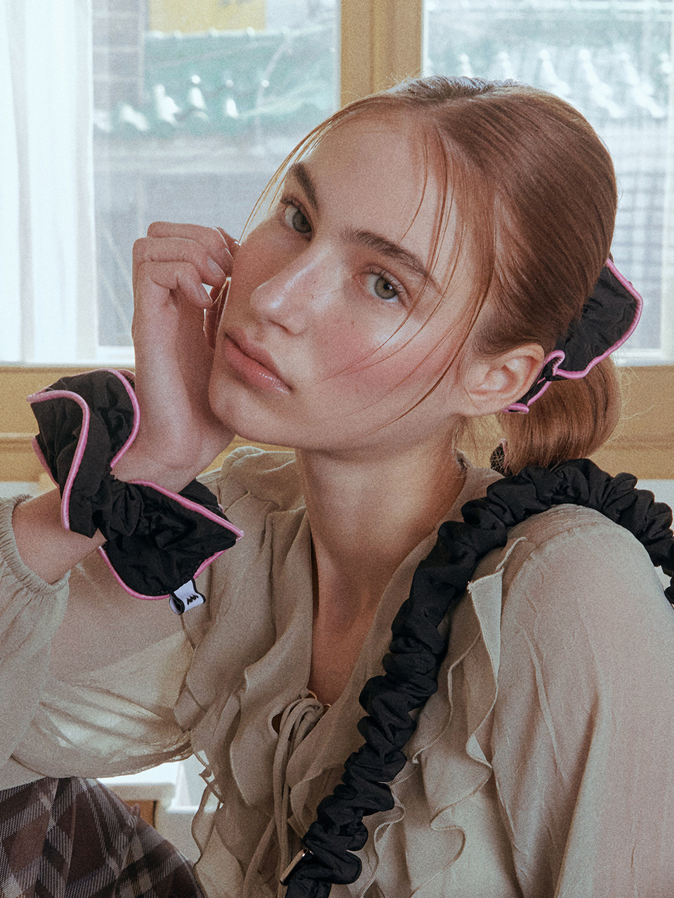 Noi Woven Scrunchie (Black)