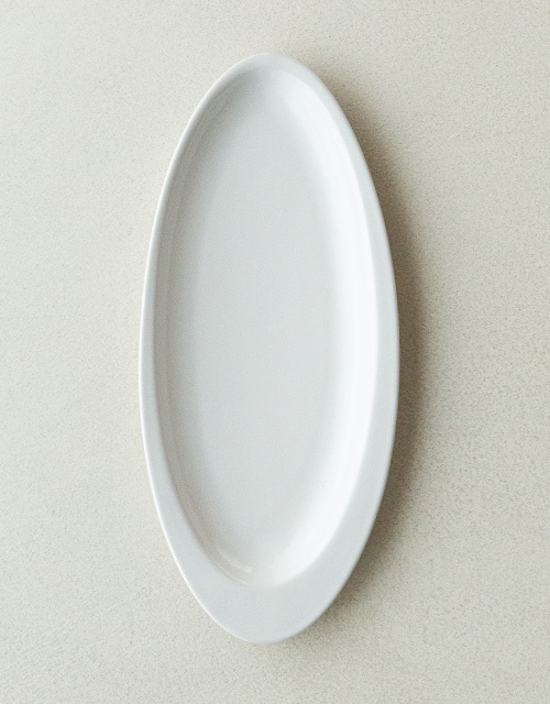 효백자_비대칭접시 (33x14.5x2cm)