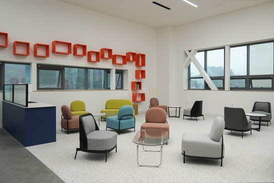 충북 제천시 - JNC Materials 사옥 사무동