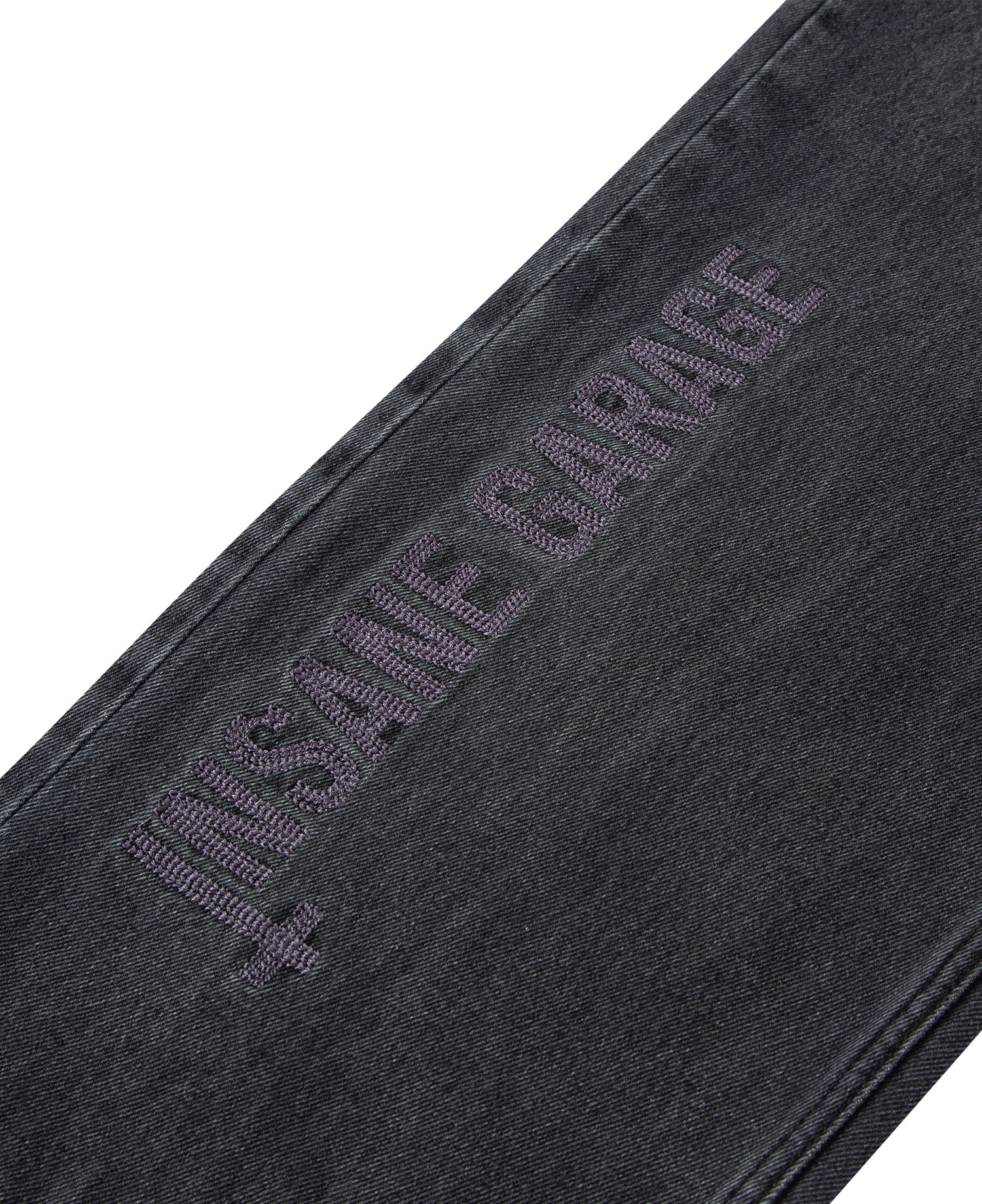 INSANE GRAPHIC EMBROIDERED JEANS_BLACK