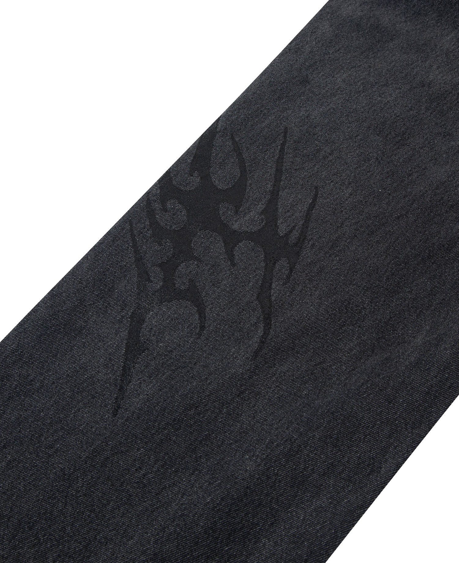 INSANE GRAPHIC EMBROIDERED JEANS_BLACK