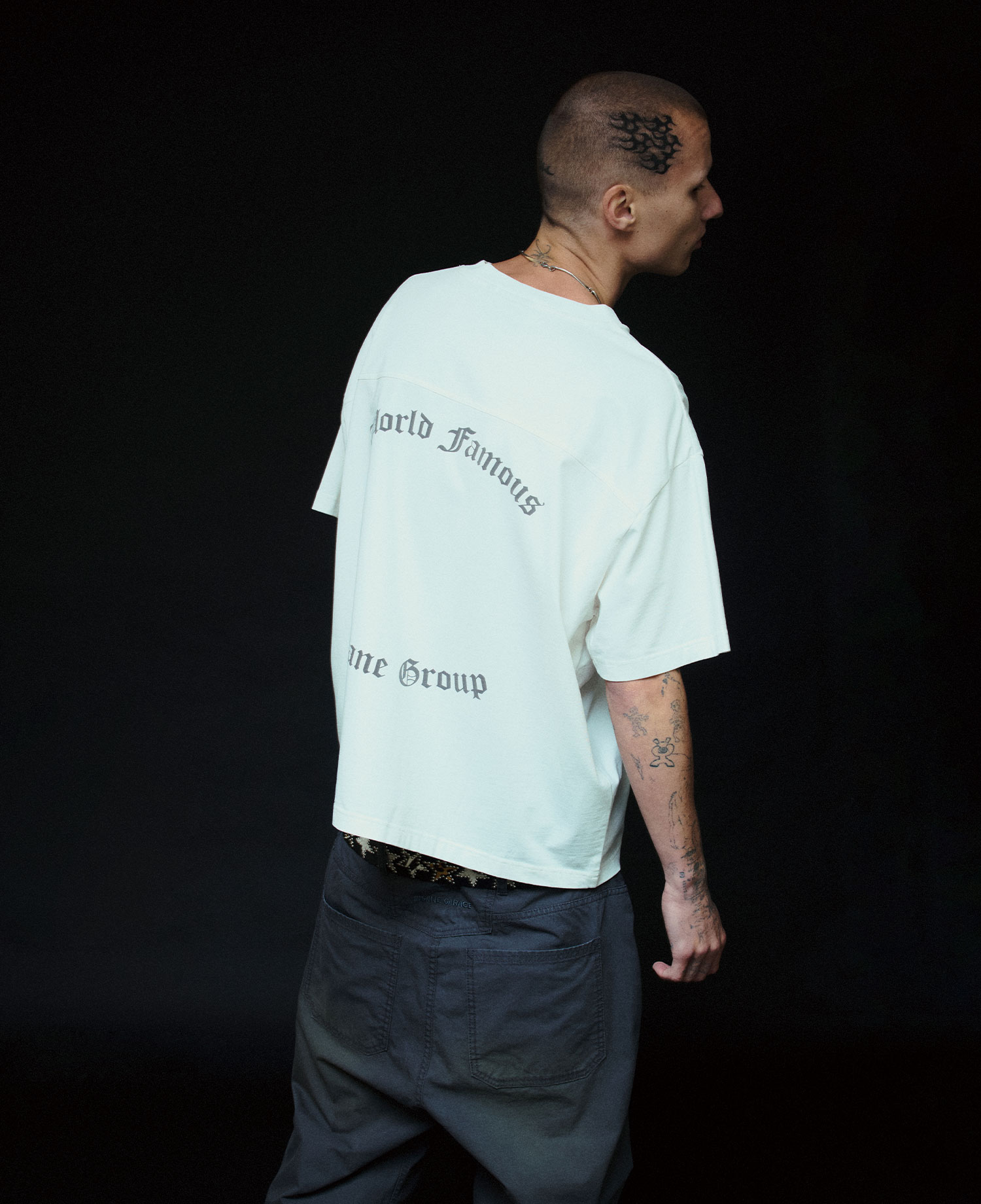 INSANE GRAPHIC V-NECK T-SHIRT_OFF WHITE