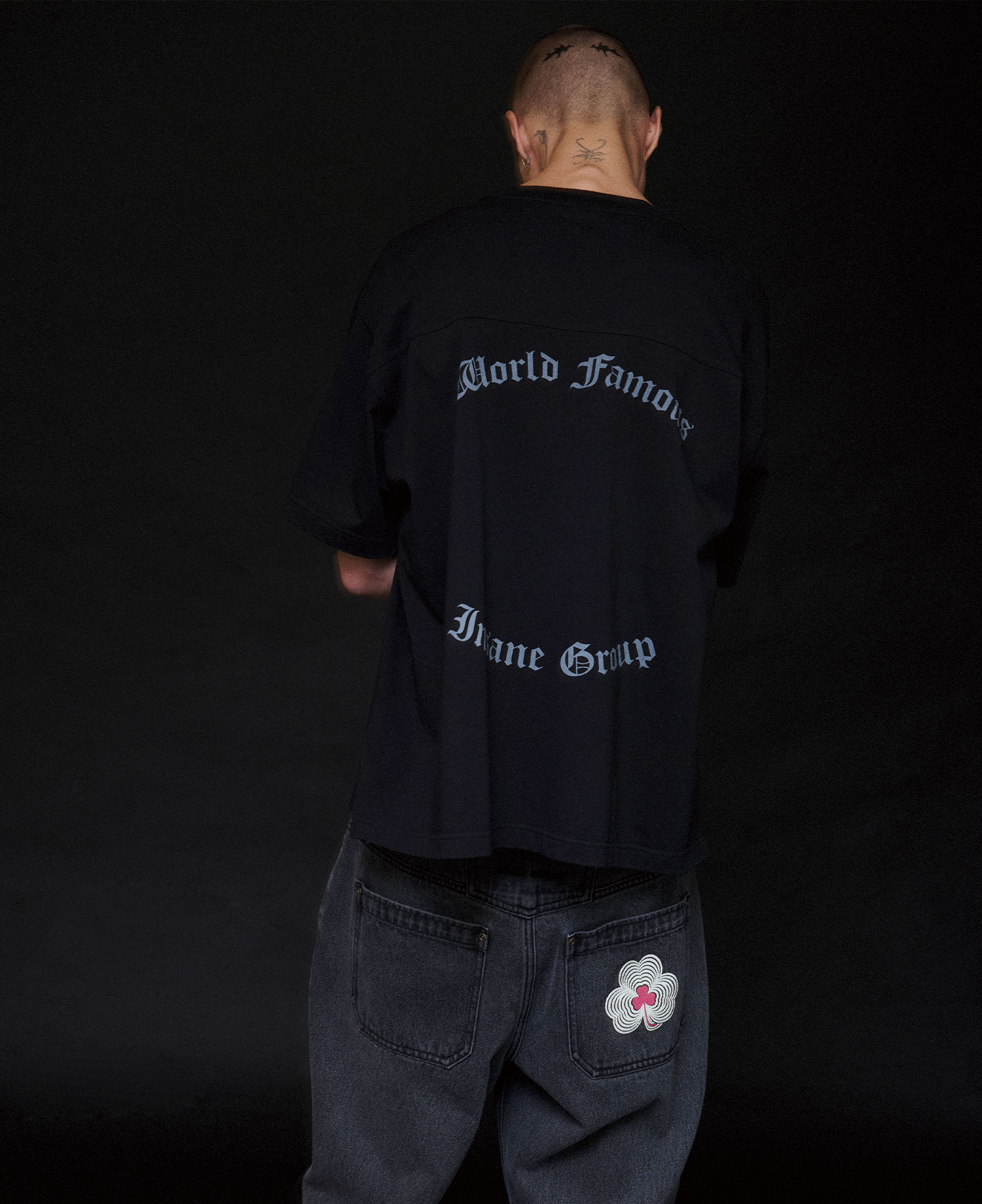 INSANE GRAPHIC V-NECK T-SHIRT_BLACK