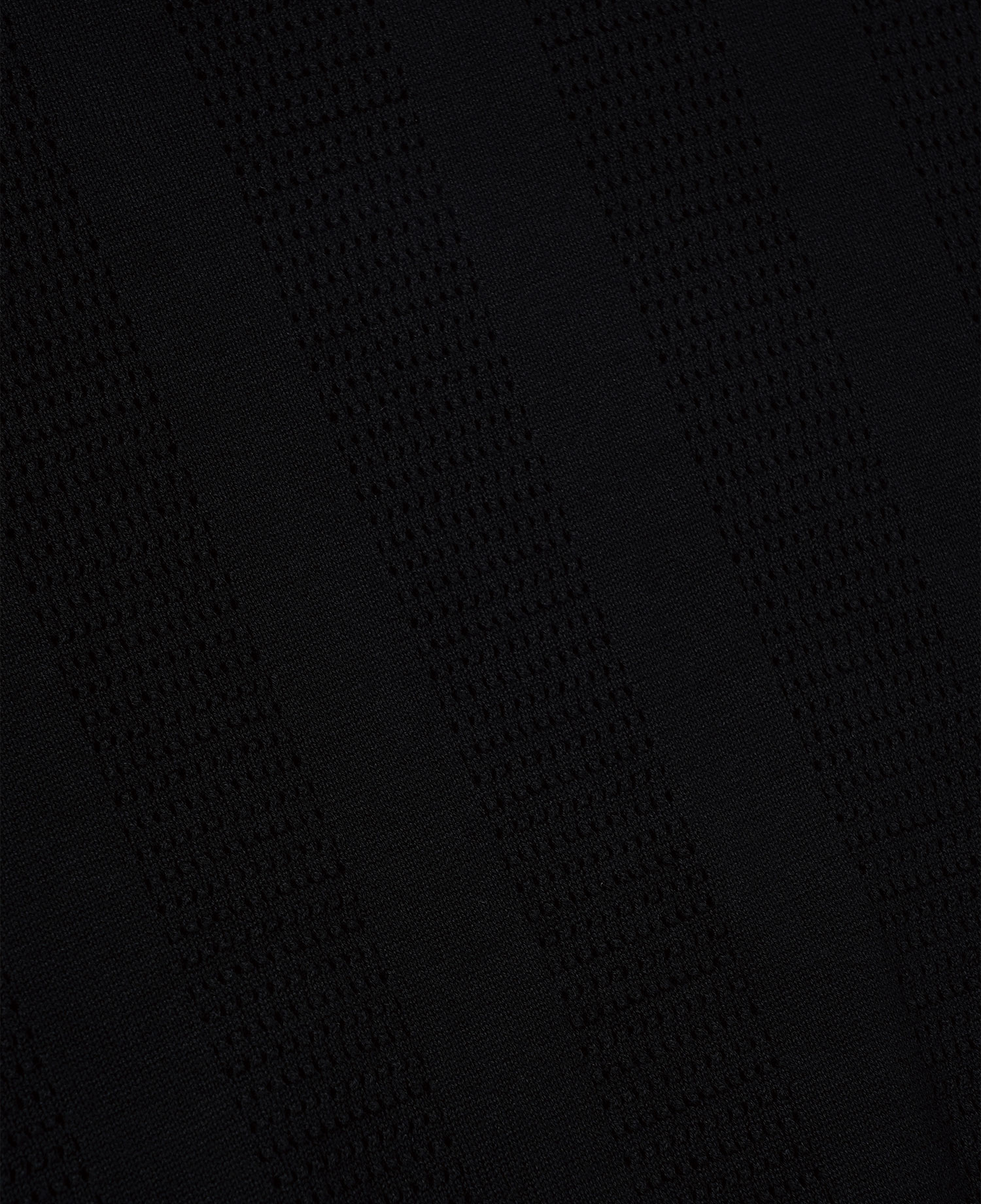 INSANE PUNCHING KNIT SHORT SLEEVE BLACK
