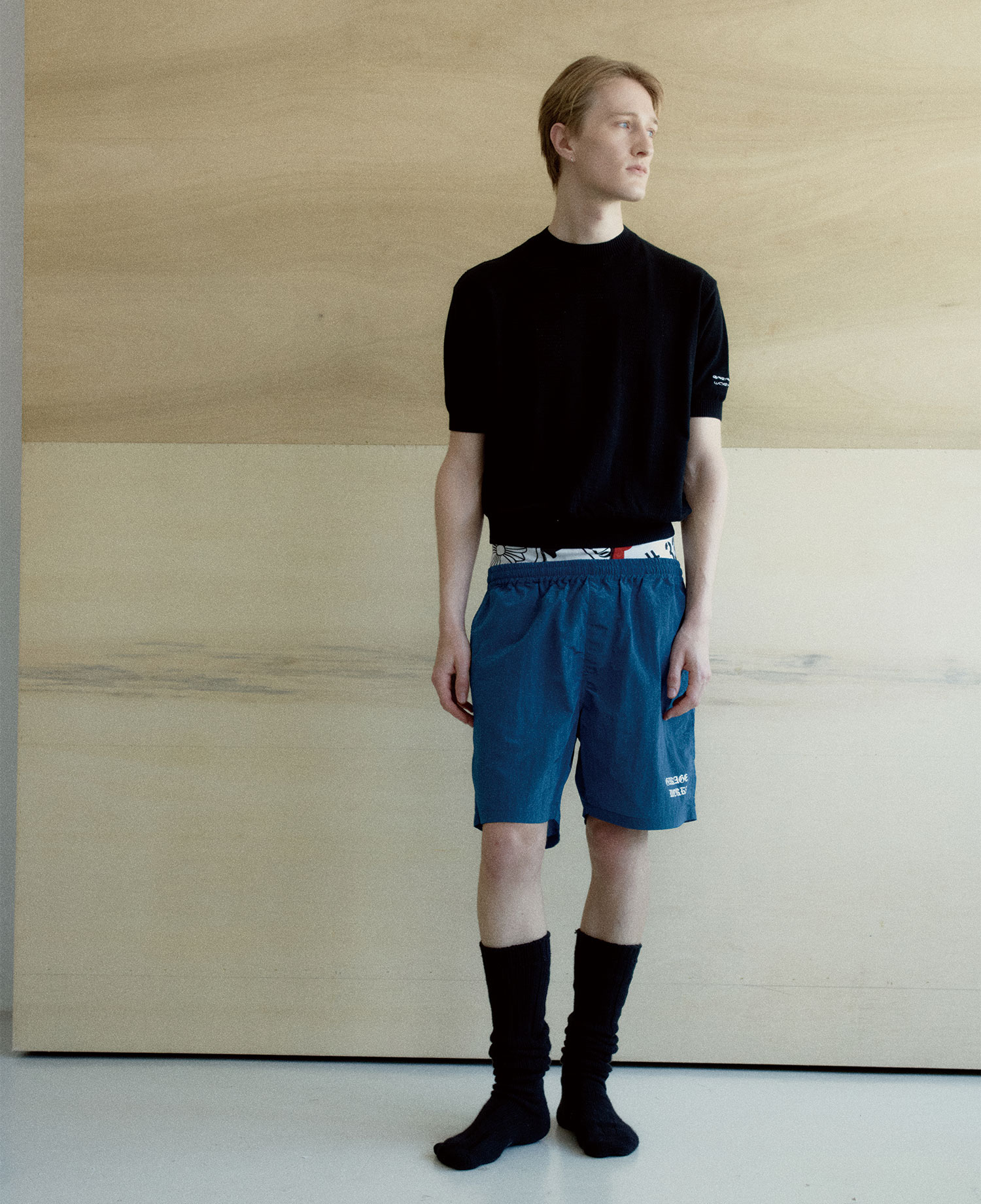 INSANE PUNCHING KNIT SHORT SLEEVE BLACK