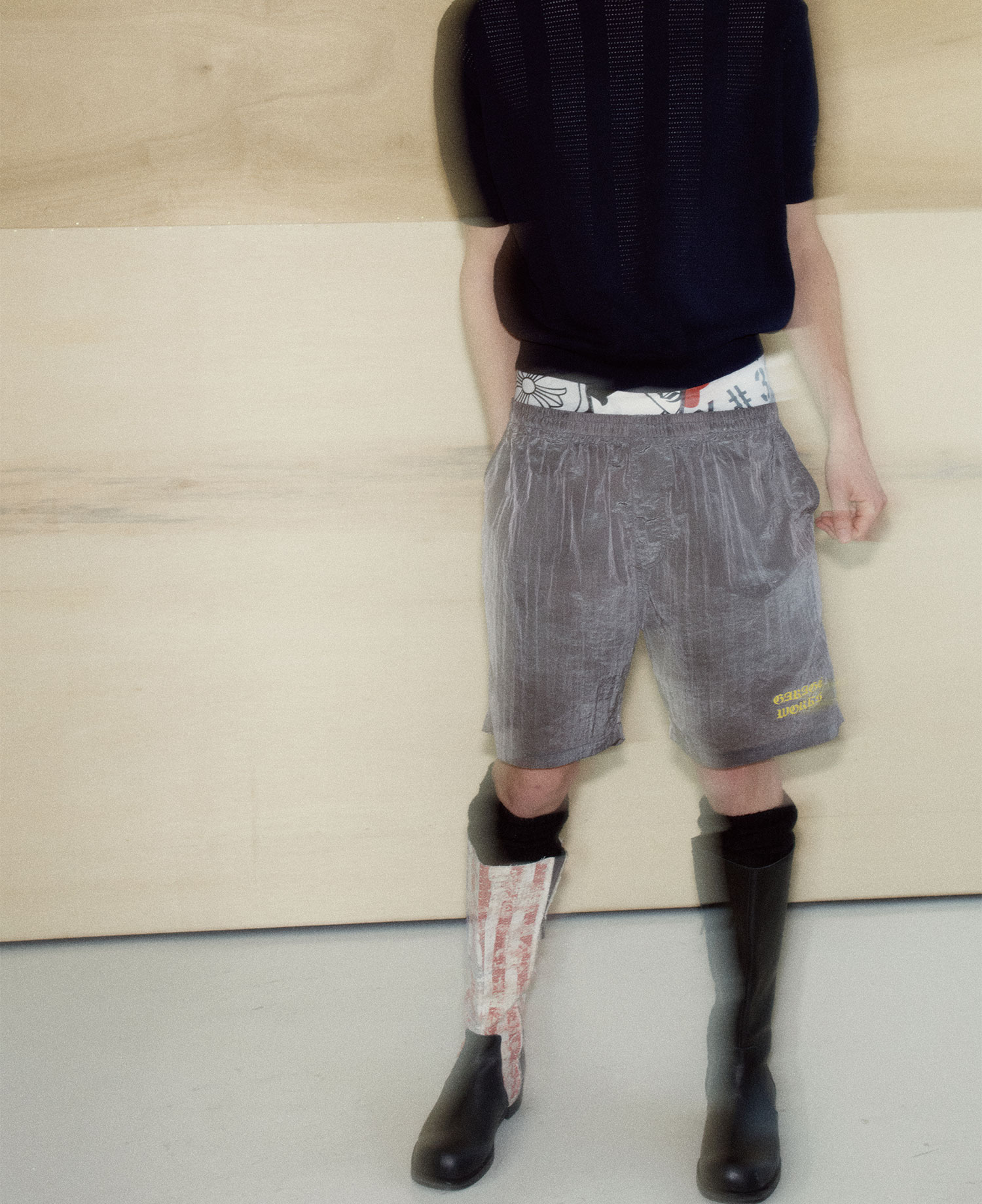 INSANE BASIC GRAPHIC NYLON SHORTS_GRAY