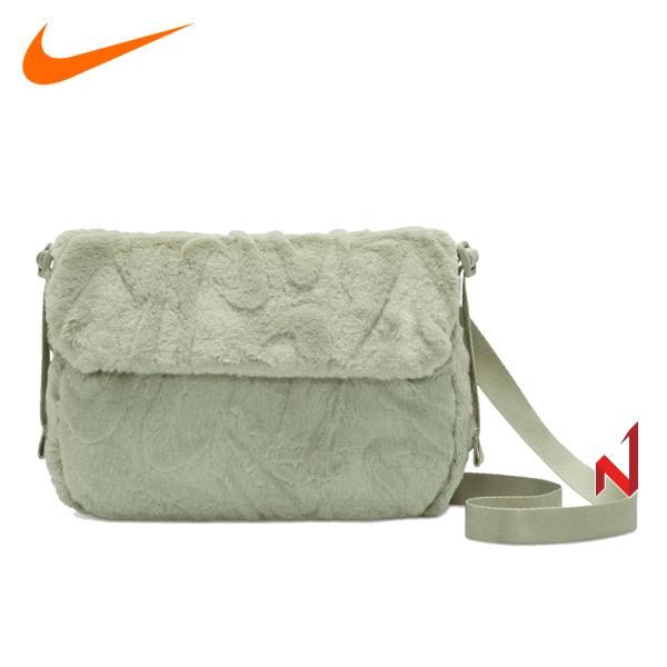 2024나이키 가방 퓨추라 365 인조 퍼 크로스바디 백(1L) FZ1326-370