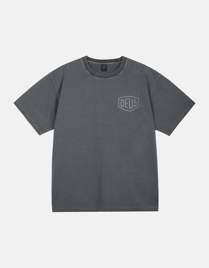 데우스엑스마키나 Dyed Seoul College Address Tee_Charcoal