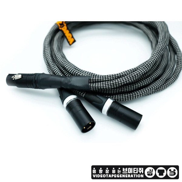 VOVOX SONORUS DIRECT S for UA Sphere (XLRf 5p to 2 x XLRm, V-cable) 보복스 소노러스 다이렉트