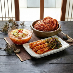 신세대푸드 김치세트8kg(포기김치3kg, 총각김치3kg, 나박김치2kg)