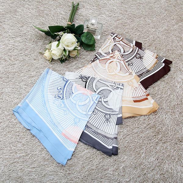 <!--★이번 봄특가상품 62% !! ★-->[더로라]실크 마름모스카프- 태양제국 롱 S8079