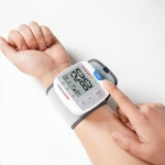 하트첵 손목형 전자 혈압측정기 가정용 자동 혈압계