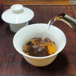 [백차코리아] 2008년 운남성 보이차 숙차 병차 백년어공 357g