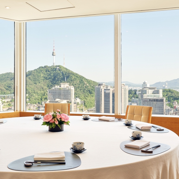 모모야마의 호텔이용권 - 키즈나 코스 1인 [주말 및 공휴일 점심/저녁]