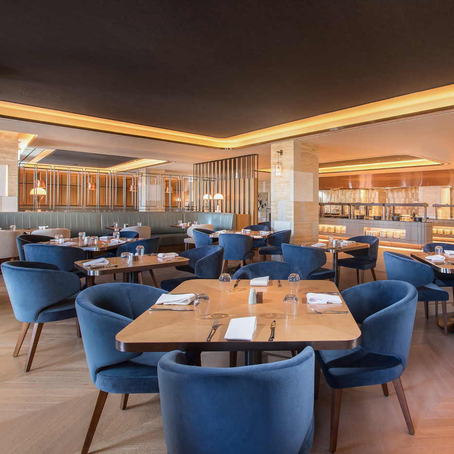 라세느의 호텔이용권 &ndash; 저녁 뷔페 소인 1인