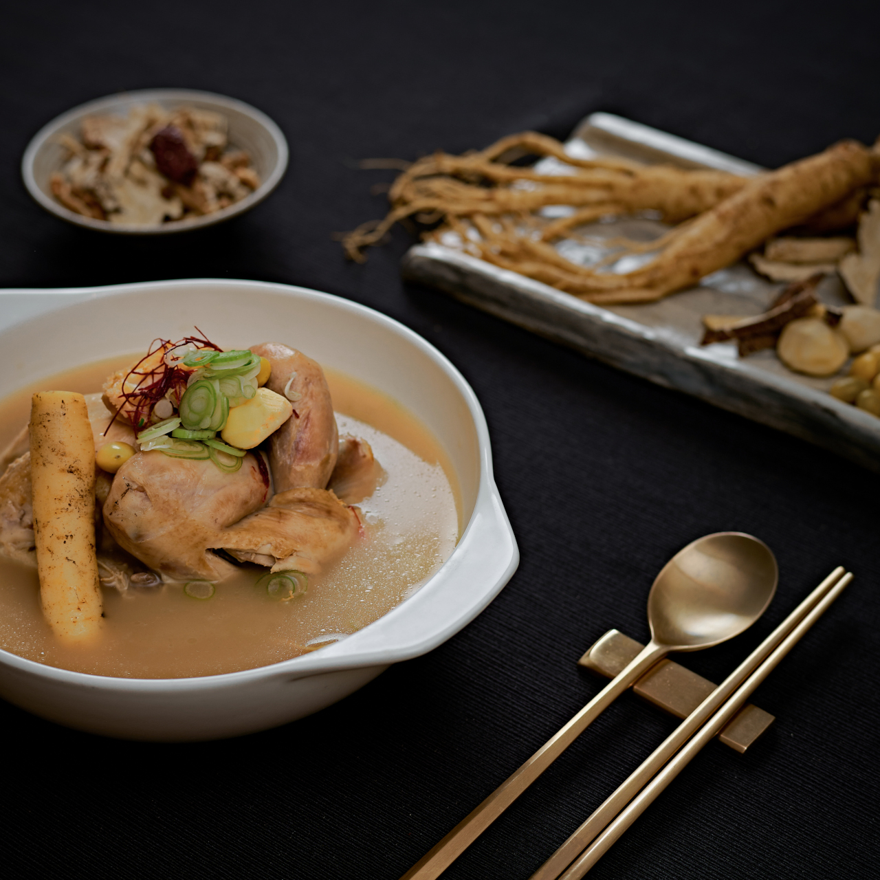 델리카한스의  – 롯데호텔 토종 한방 삼계탕 선물세트