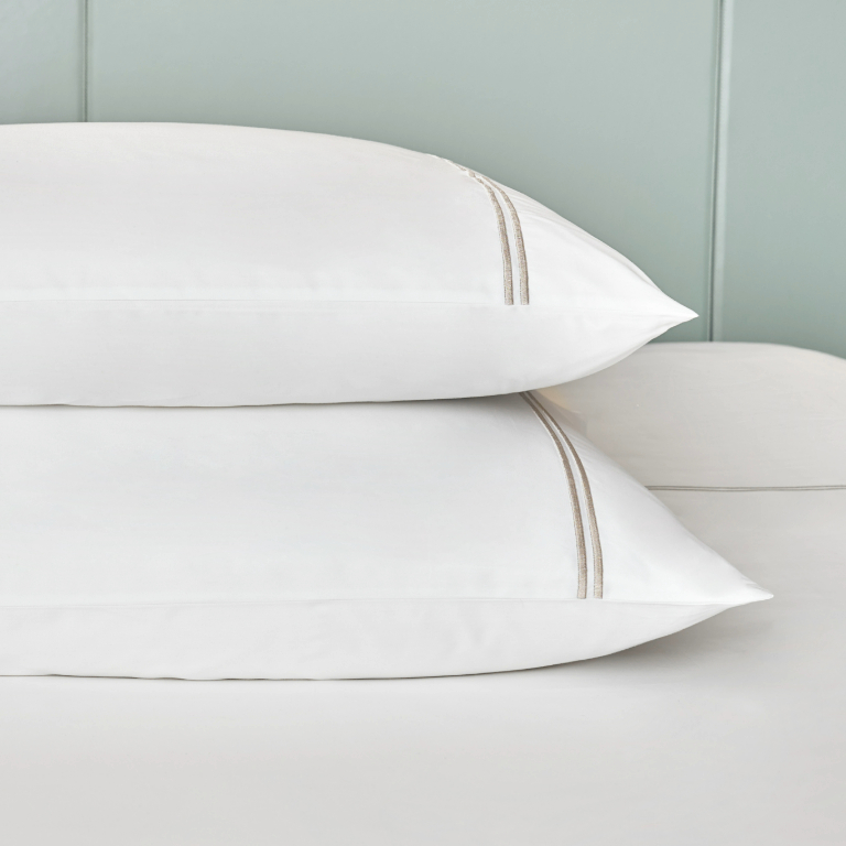 프레떼 포 시그니엘의 프레떼 포 시그니엘 – 거위털 베개 │ 커버 별도_1