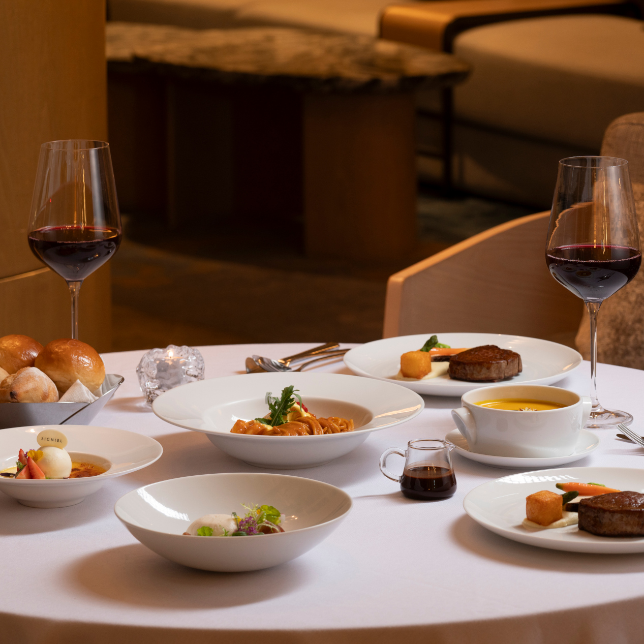 더 라운지의 호텔이용권 &ndash; 딜라이트 디너 코스 [2인]