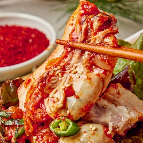 아삭한 겉절이와 싱싱한 통영 생굴의 조합! 생굴 겉절이