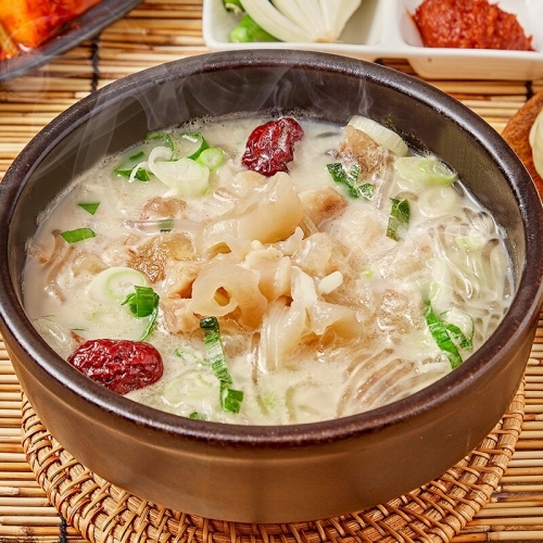 쫄깃한 스지와 도가니가 듬뿍! 진하고 깊은 도가니탕