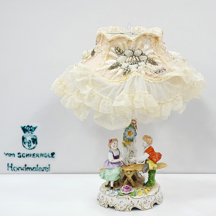 독일 드레스덴 본 쉬어홀츠 씨소 피겨린 테이블램프