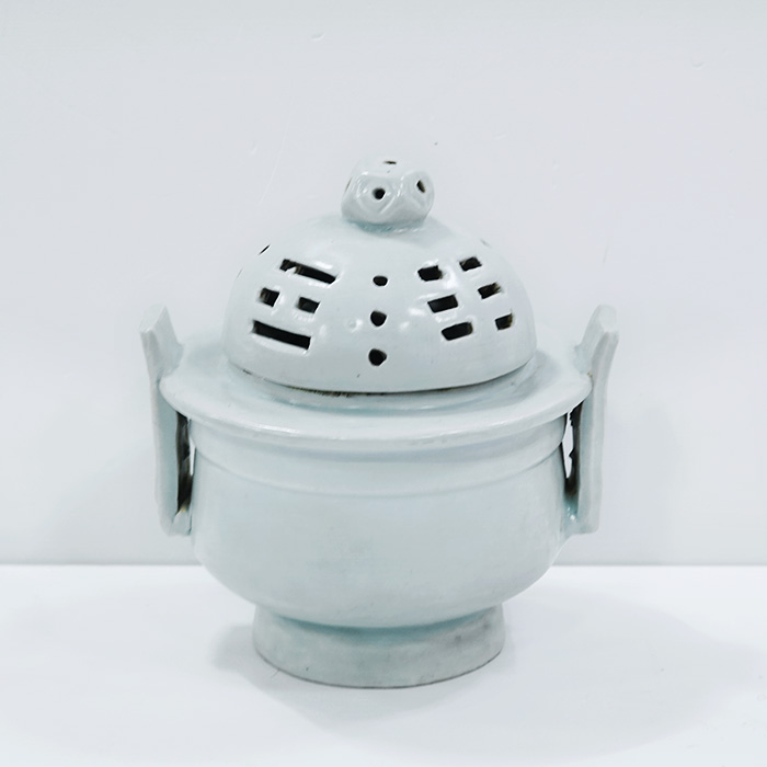 백자 투각 팔괘문 향로