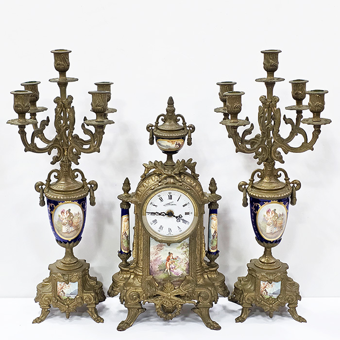 이태리산 명화도자기 브라스 전자식시계,촛대세트