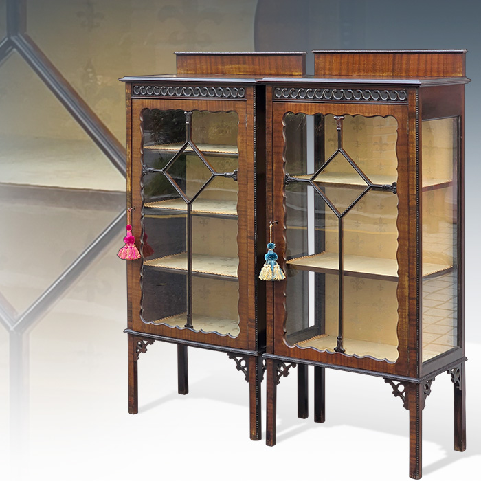 영국산 엔틱 마호가니 탑 보우드 장식장세트