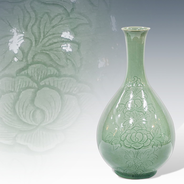 해강 유근형 청자 모란문 주병(37cm)