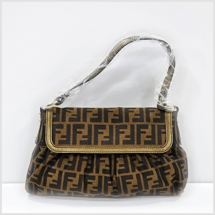 FENDI 펜디 주카 플랩 숄더백(A급)