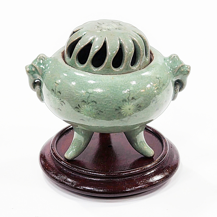 해강 유근형 청자국화문코끼리향로