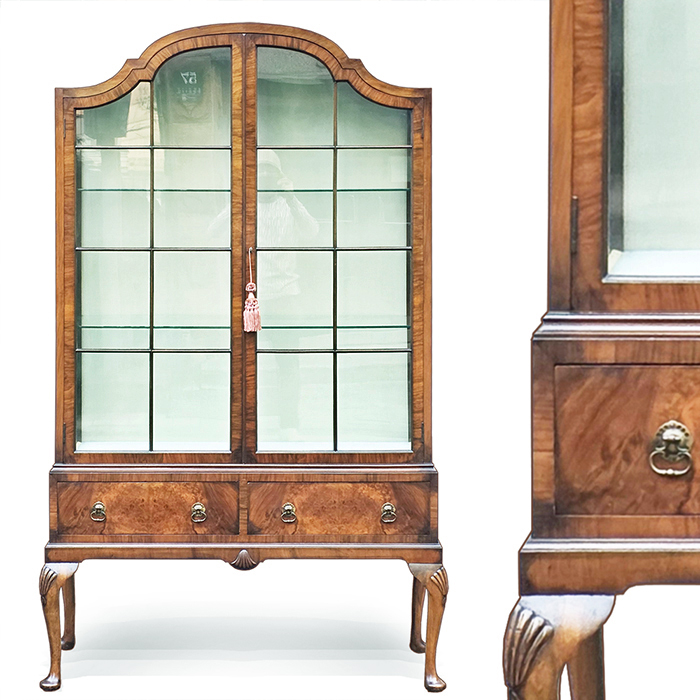 영국산 엔틱 월넛 퀸앤 스타일 양문 장식장