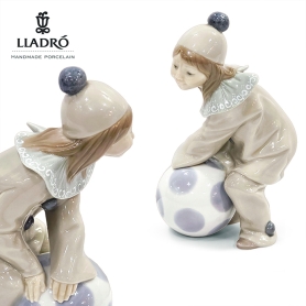 스페인 야드로 피겨린 Girl with Ball #1177