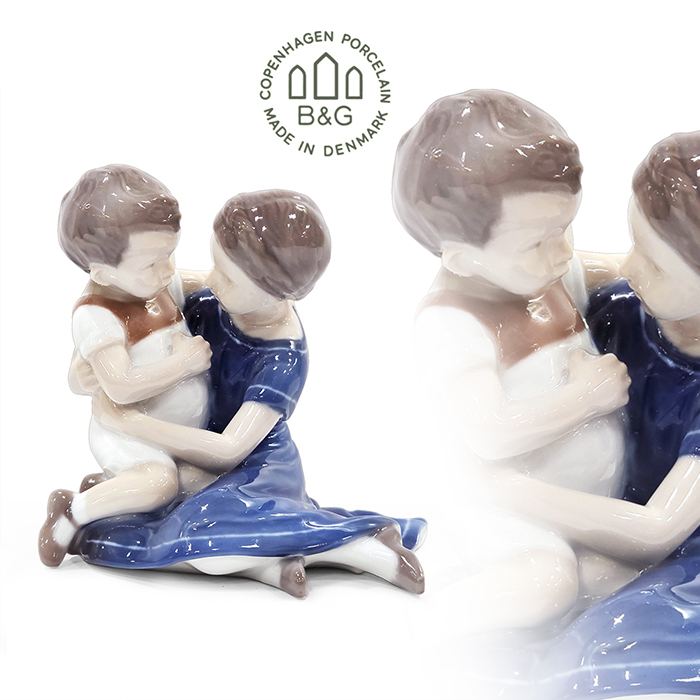 덴마크산 빙앤그뢴달 안고 있는 남매 피겨린 #1568